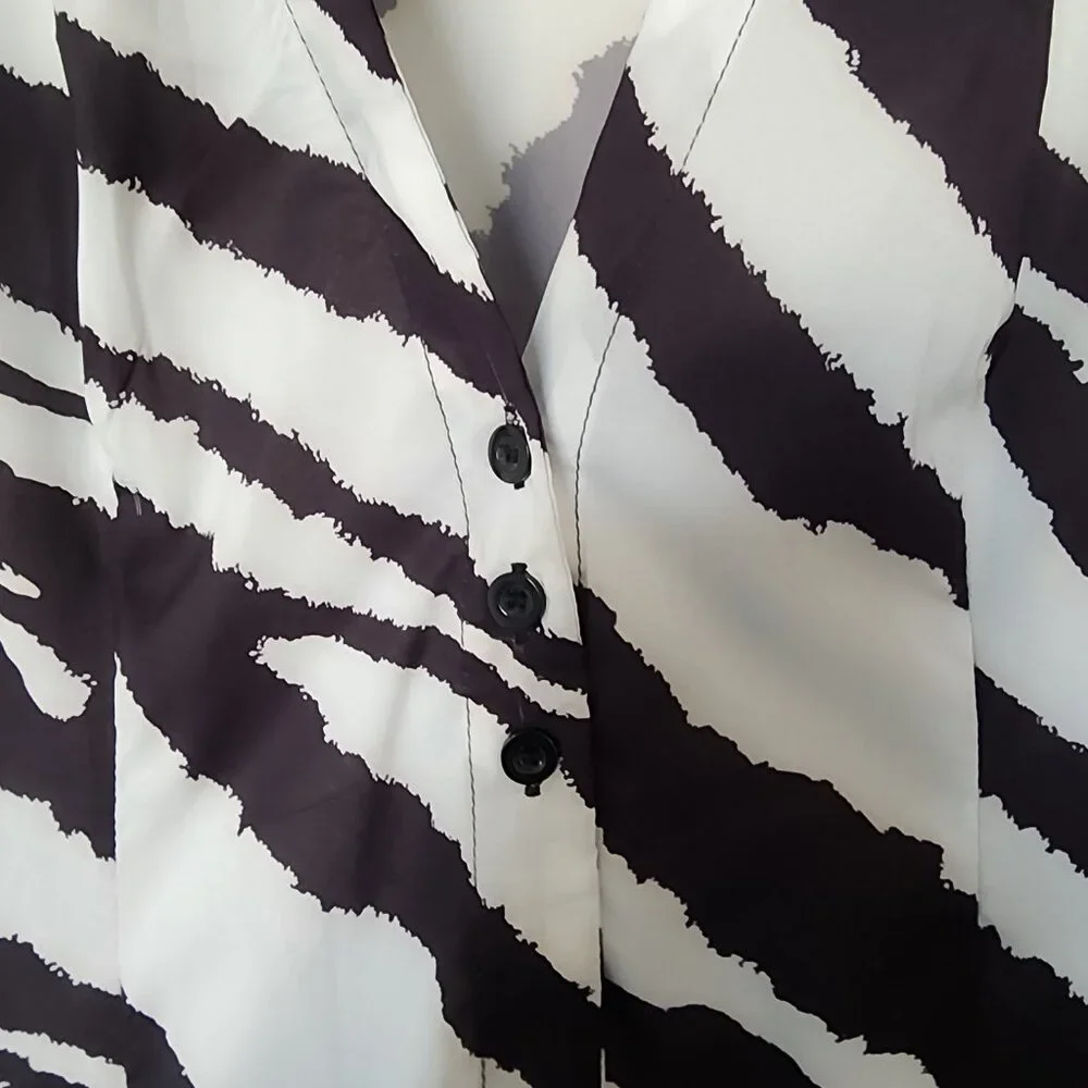PrettyLittleThing Monochrome Zebra Print Blouse | Size 12 - Picture 4 of 5